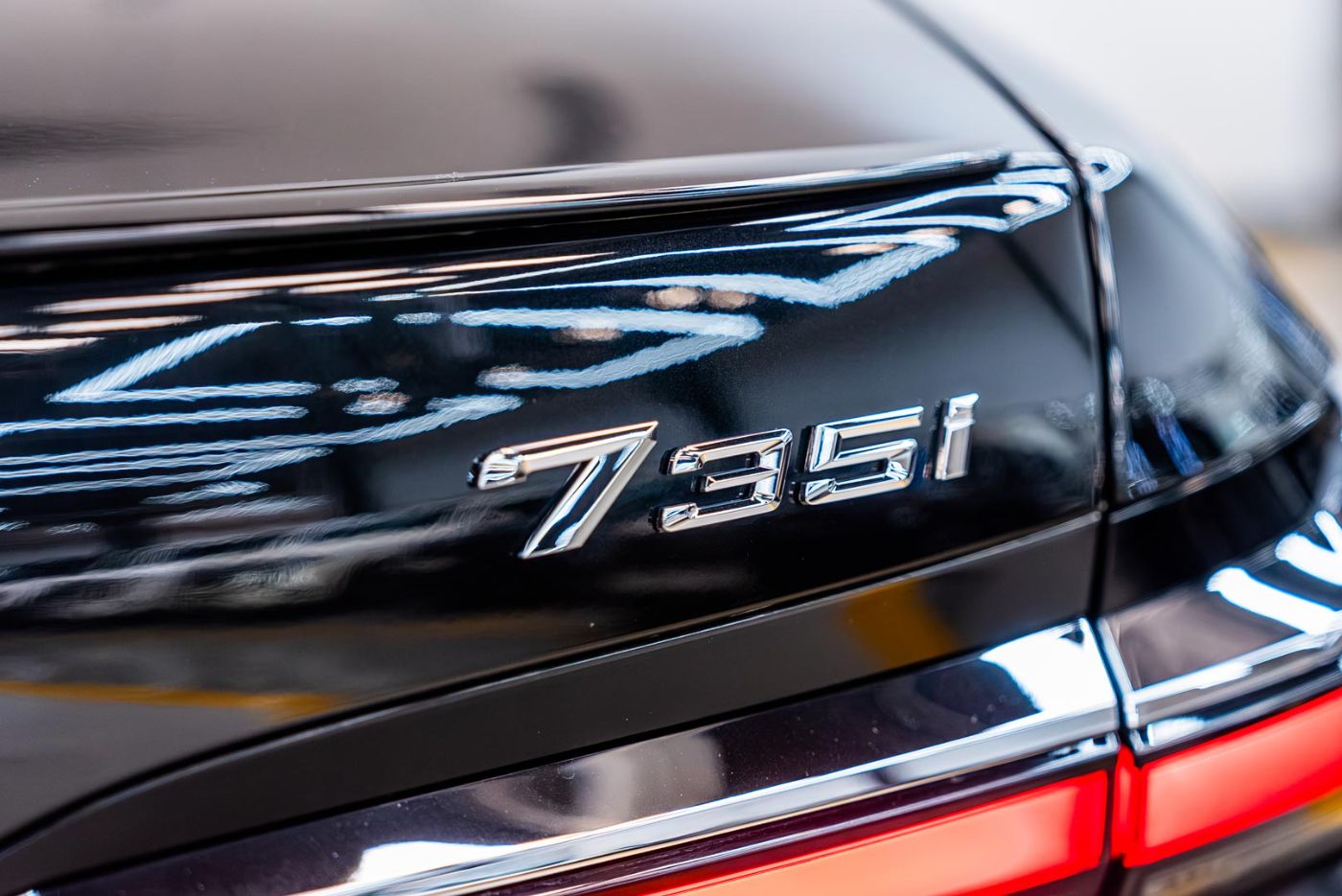 BMW 735i gallery image 6