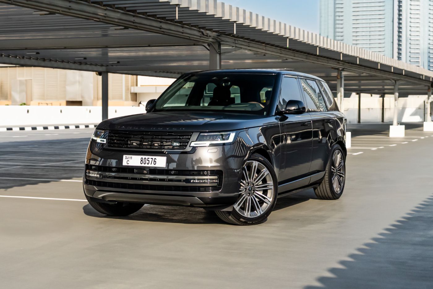 Land Rover Range Rover Vogue HSE V8 P530 luxury car rental in Dubai