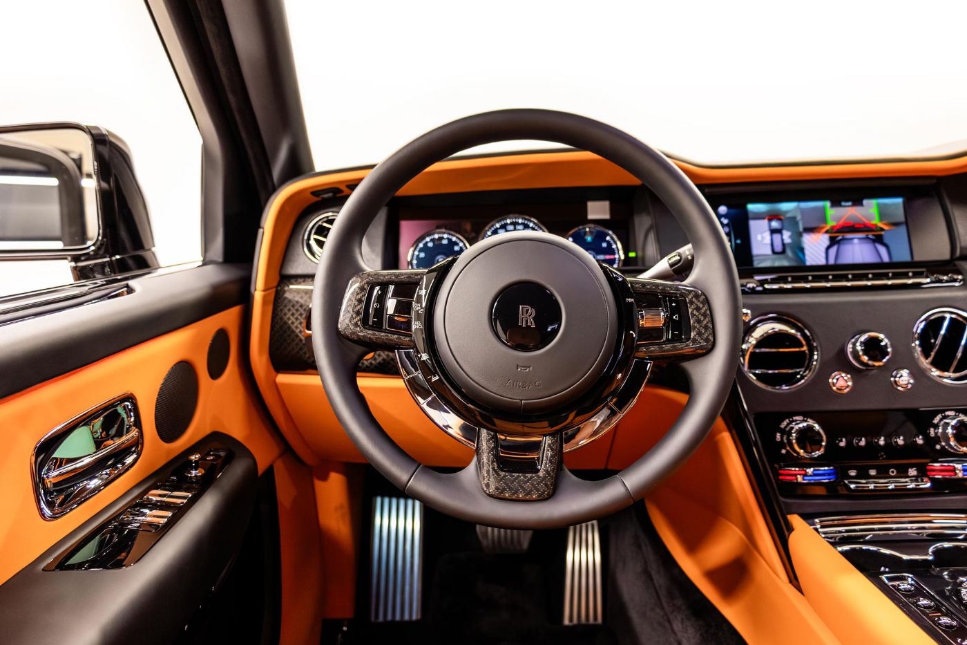 Rolls-Royce Cullinan Black Badge 2024 - Image 4