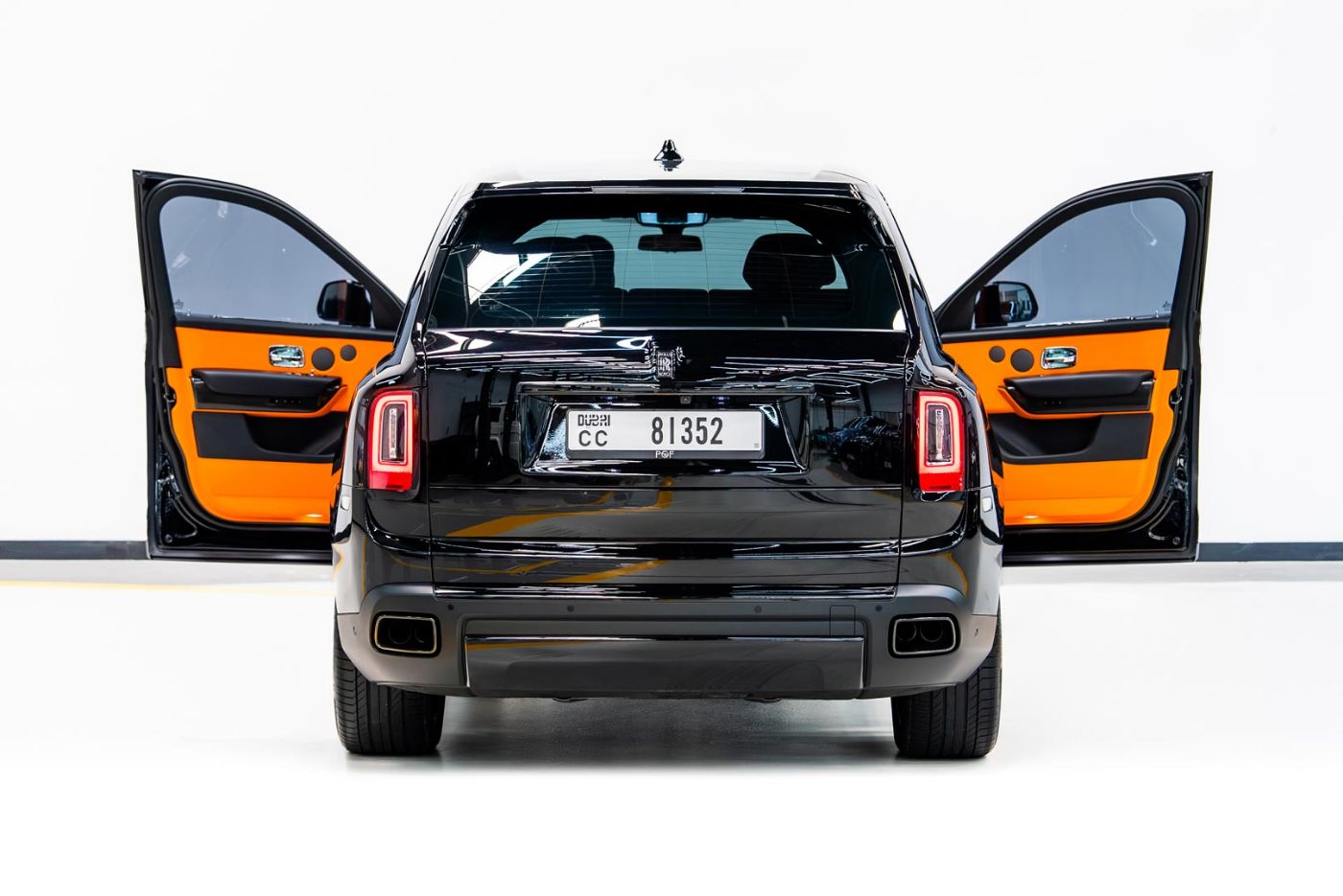 Rolls-Royce Cullinan Black Badge 2024 - Image 6