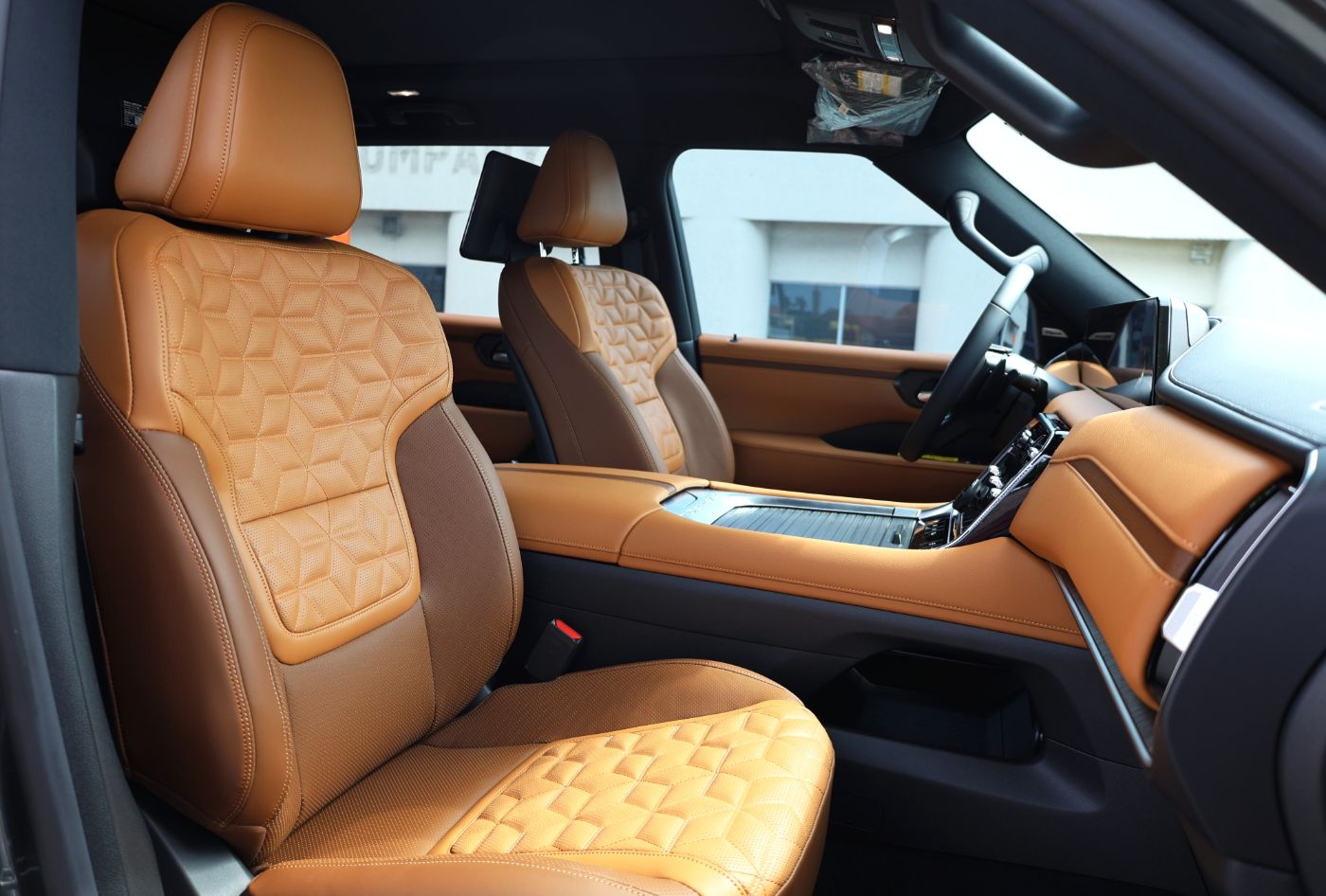 Nissan Patrol LE Platinum gallery image 2