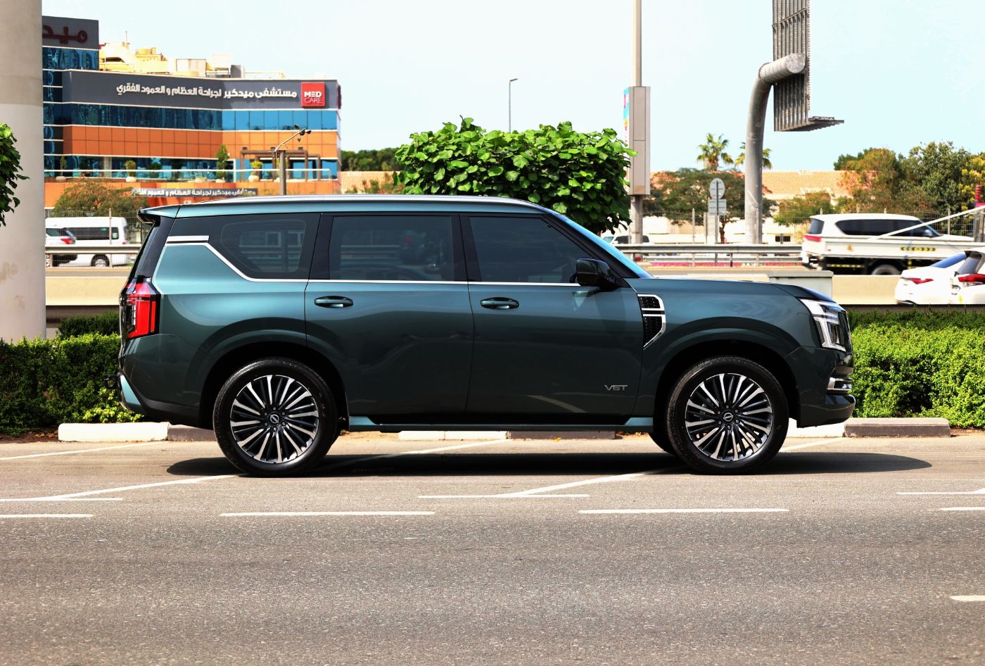 Nissan Patrol LE Platinum gallery image 5