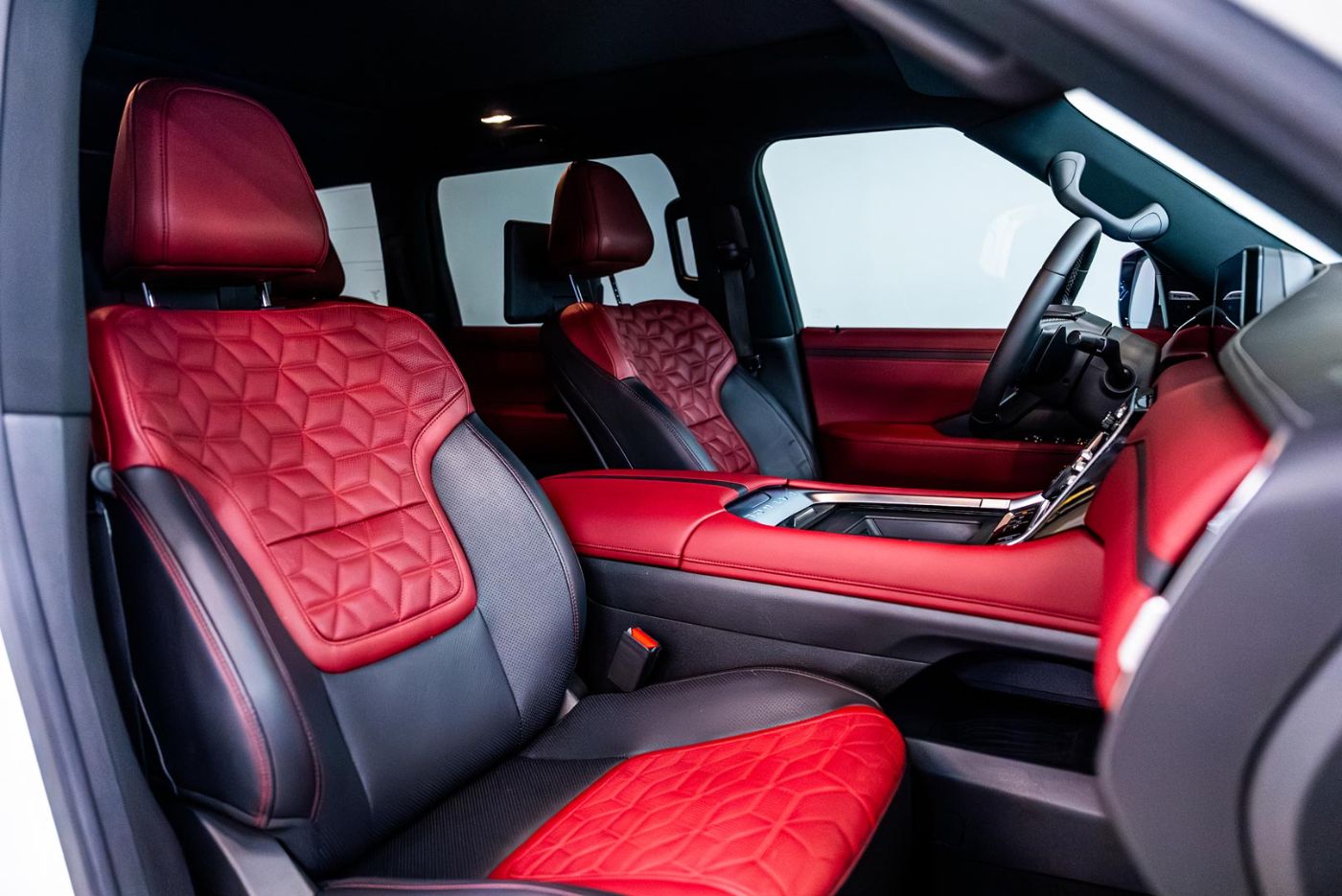 Nissan Patrol LE Platinum gallery image 2