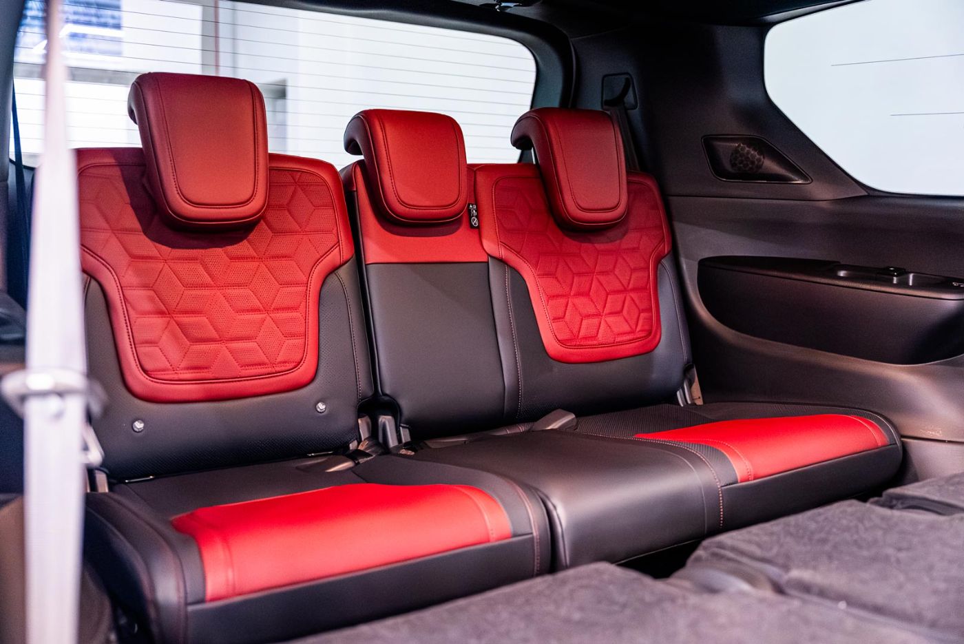 Nissan Patrol LE Platinum gallery image 3