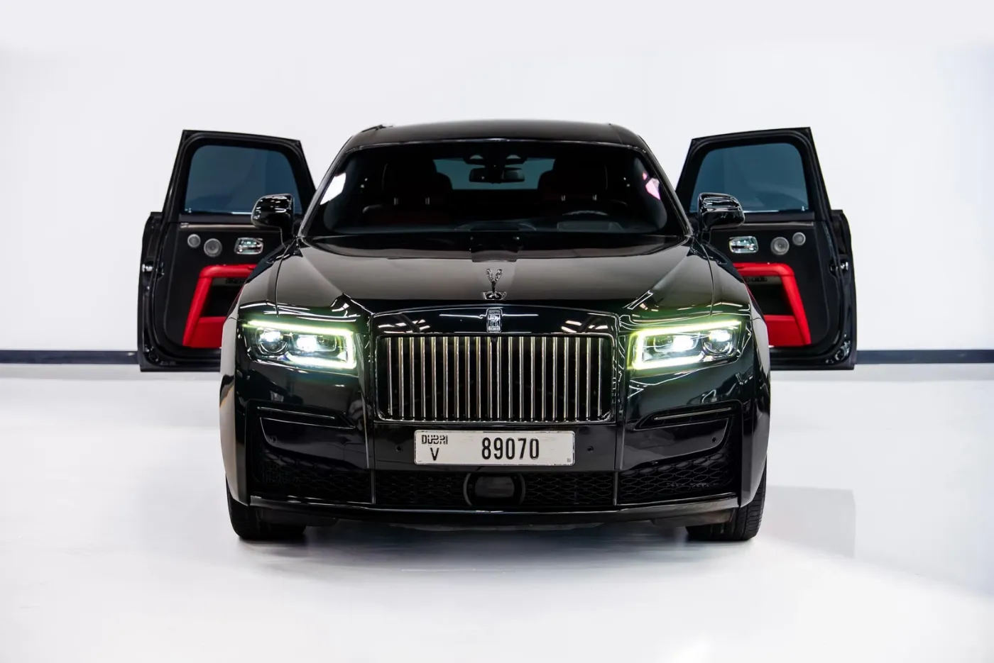 Rolls-Royce Ghost Black Badge 2022 - Image 4 Rolls-Royce Ghost Black Badge 2022 - Image 4