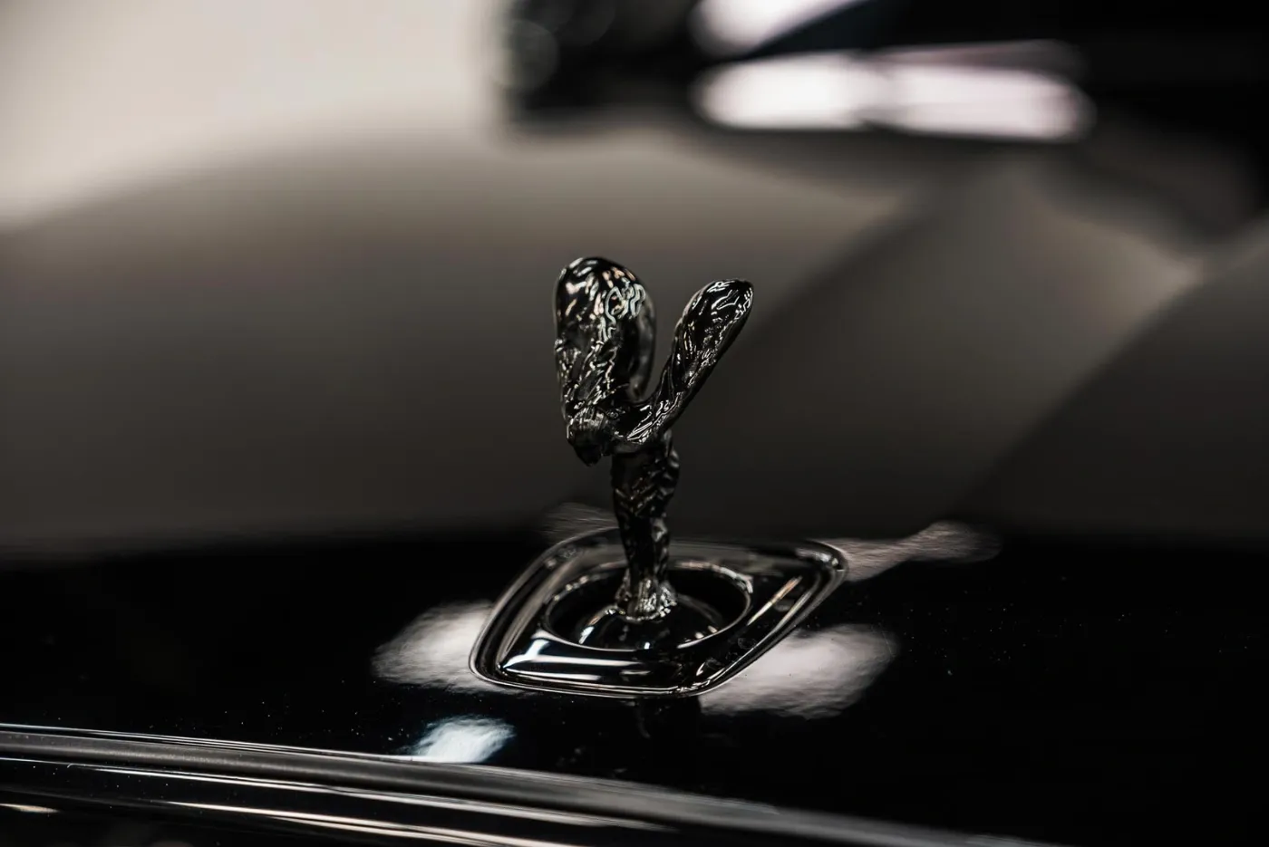 Rolls-Royce Ghost Black Badge 2022 - Image 5 Rolls-Royce Ghost Black Badge 2022 - Image 5