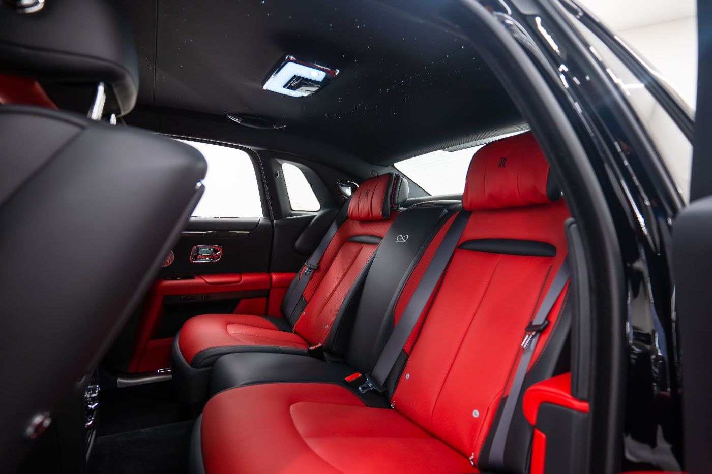 Rolls-Royce Ghost Black Badge gallery image 2