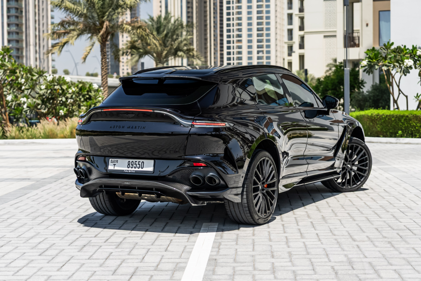 Aston Martin DBX 707 gallery image 6