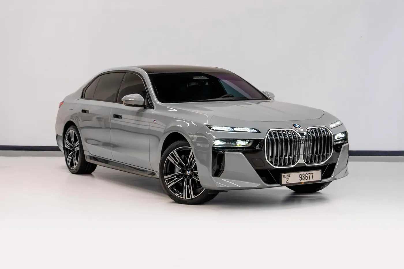 BMW 740i 2023 - Image 2