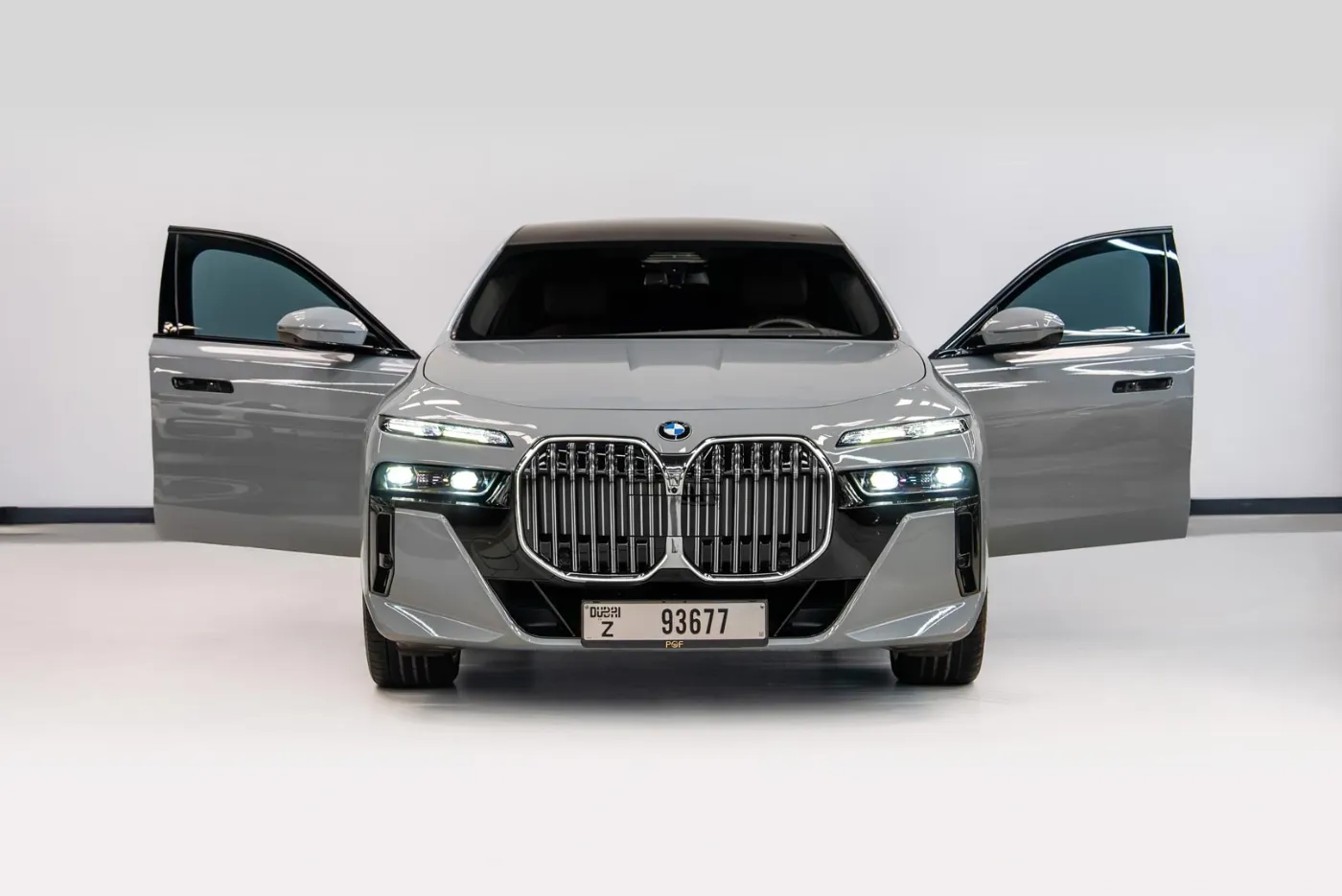 BMW 740i 2023 - Image 3