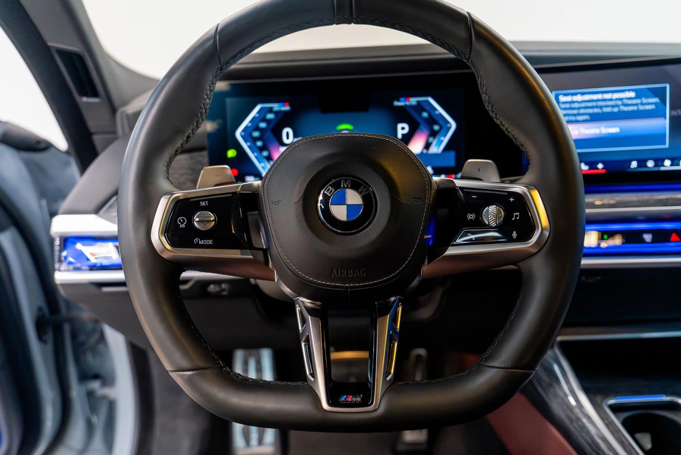BMW 740i gallery image 3
