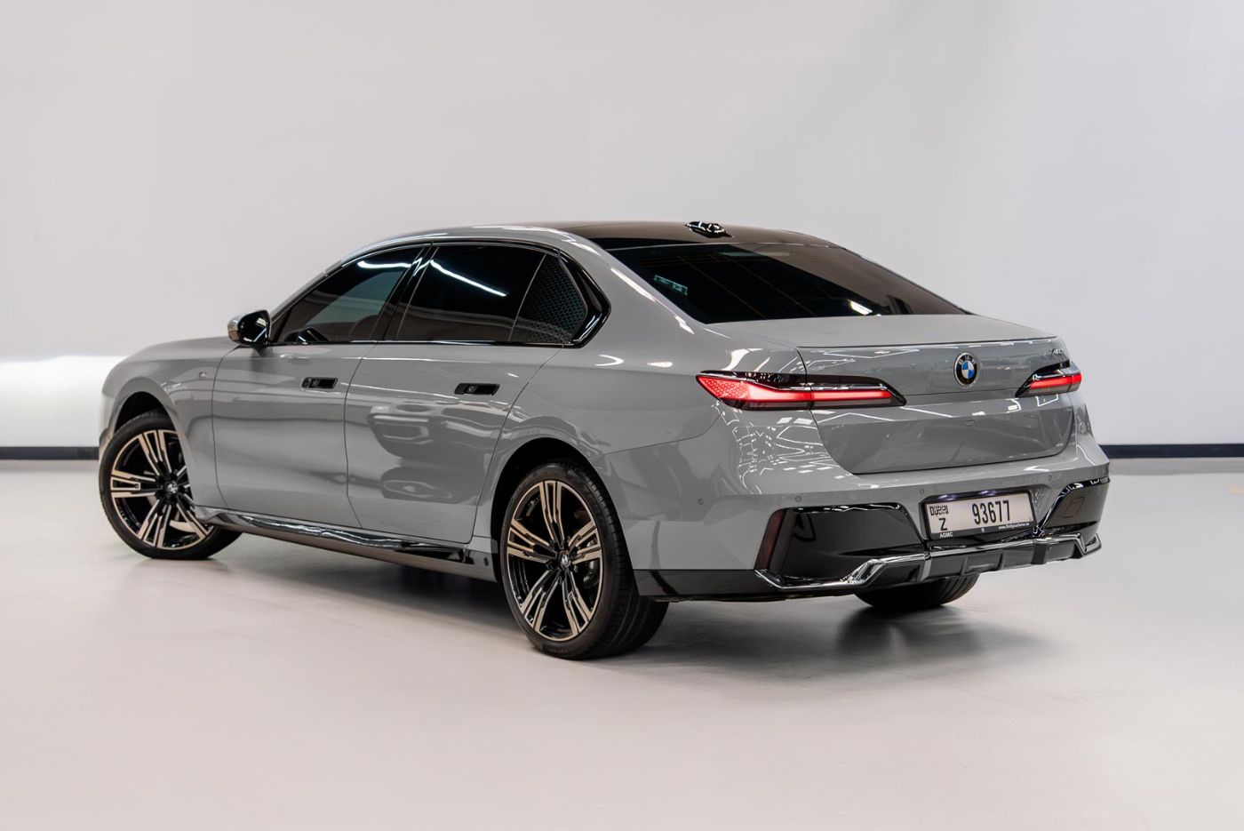 BMW 740i gallery image 6