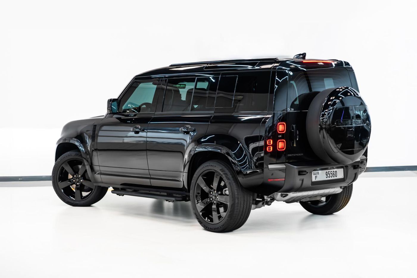 Land Rover Defender 110 HSE V6 P400 gallery image 5