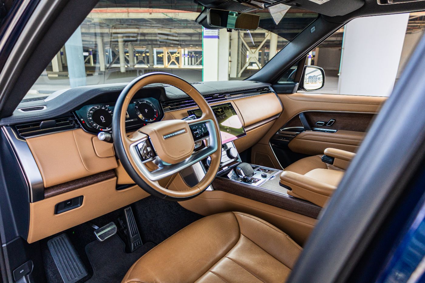 Land Rover Range Rover Vogue HSE V8 P530 gallery image 1