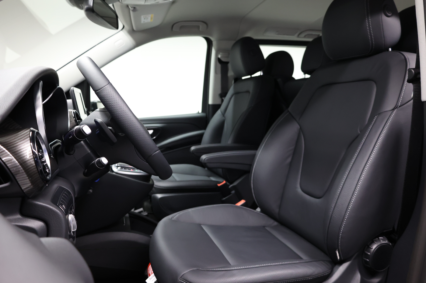 Mercedes Benz V250 gallery image 1
