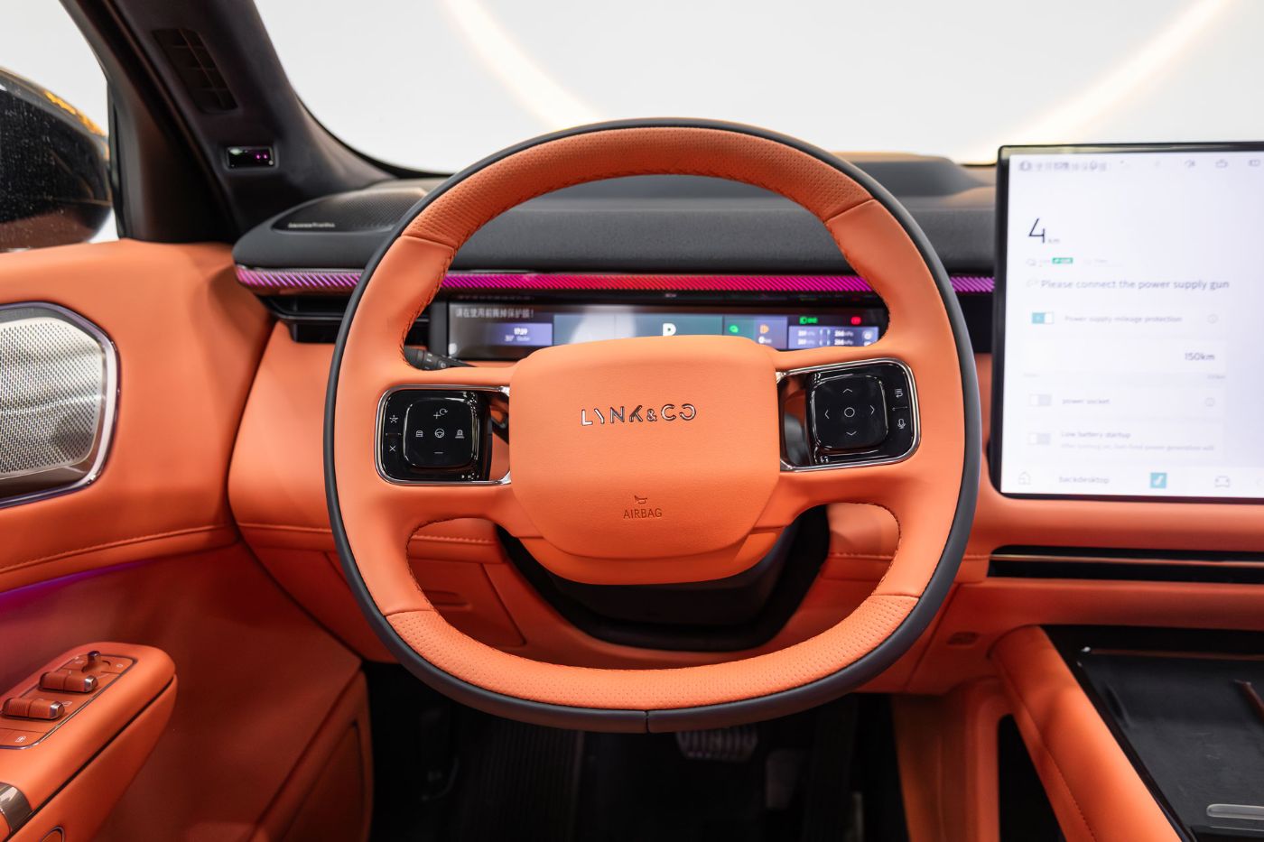Lynk & Co 900 gallery image 6