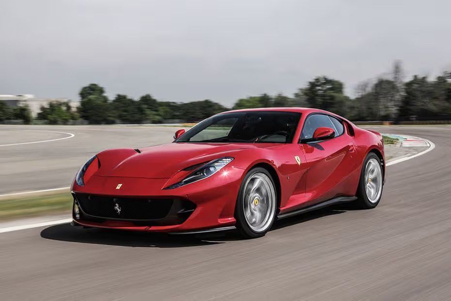 Ferrari 812 Superfast gallery image 1