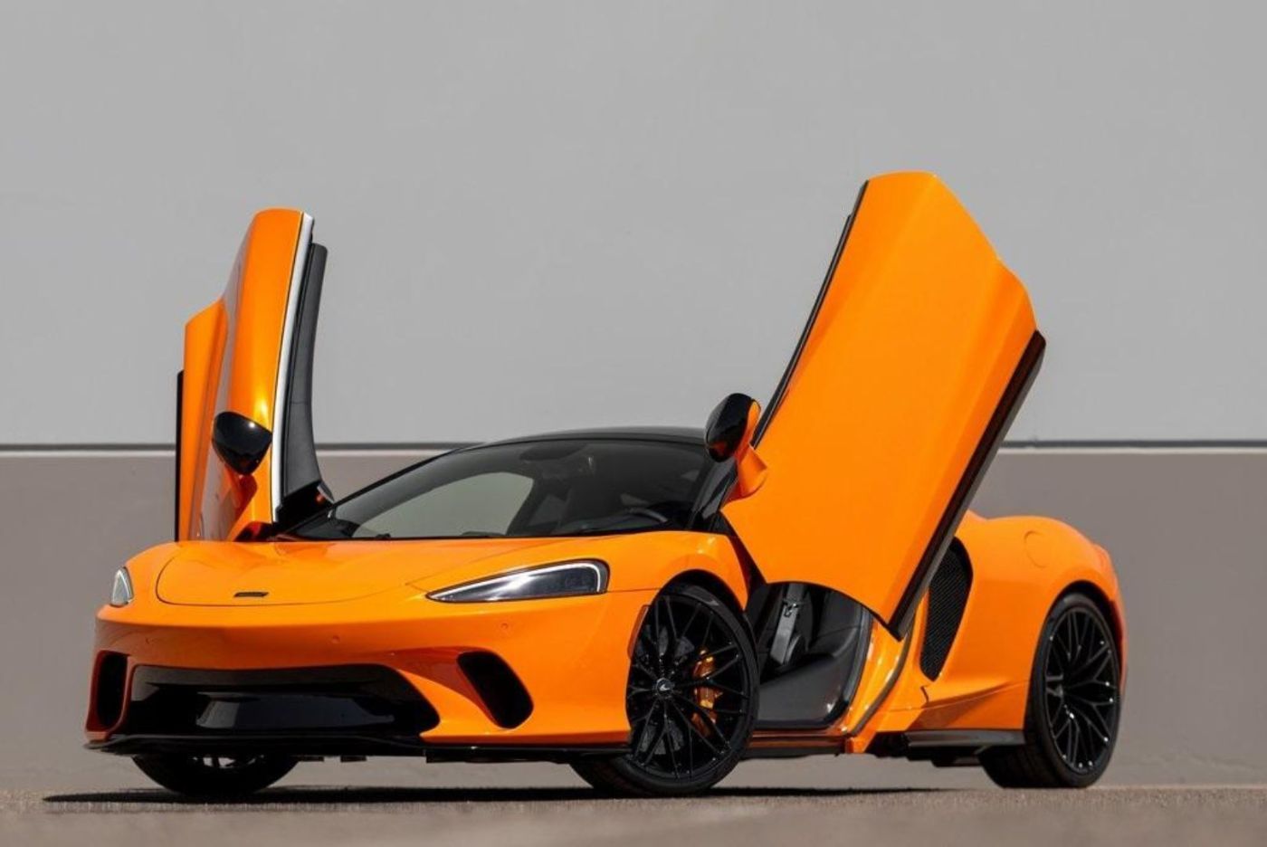 McLaren GT gallery image 1