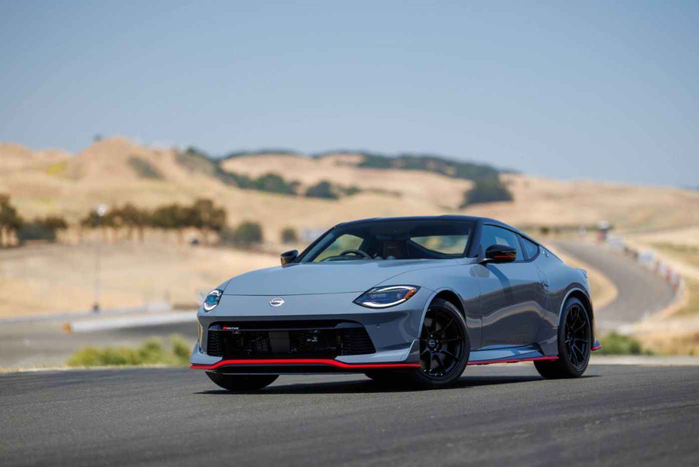Nissan Z gallery image 1