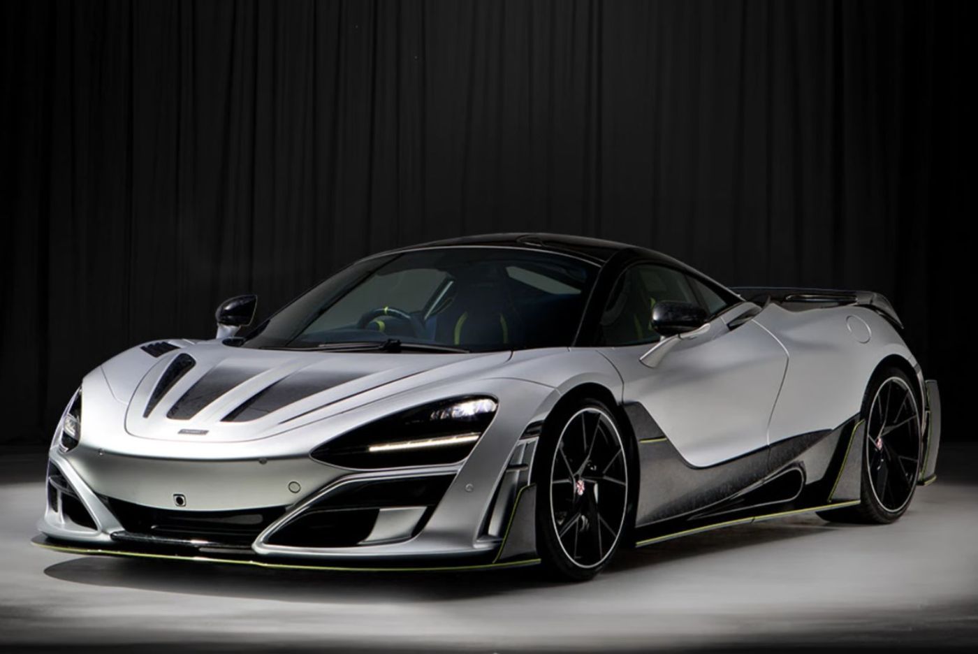 McLaren 720S gallery image 1